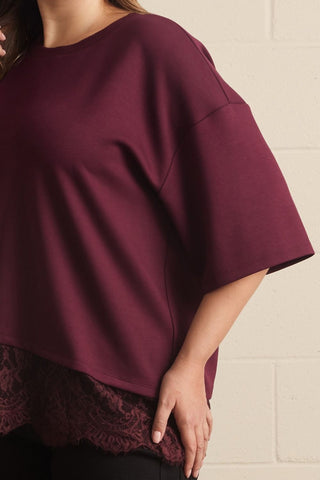 Chloe Lace Trim Tee in Burgundy